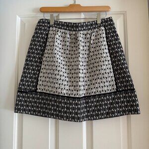 J CREW Short A-line Skirt, White/Black Geometric Pattern, Size 4, NWOT